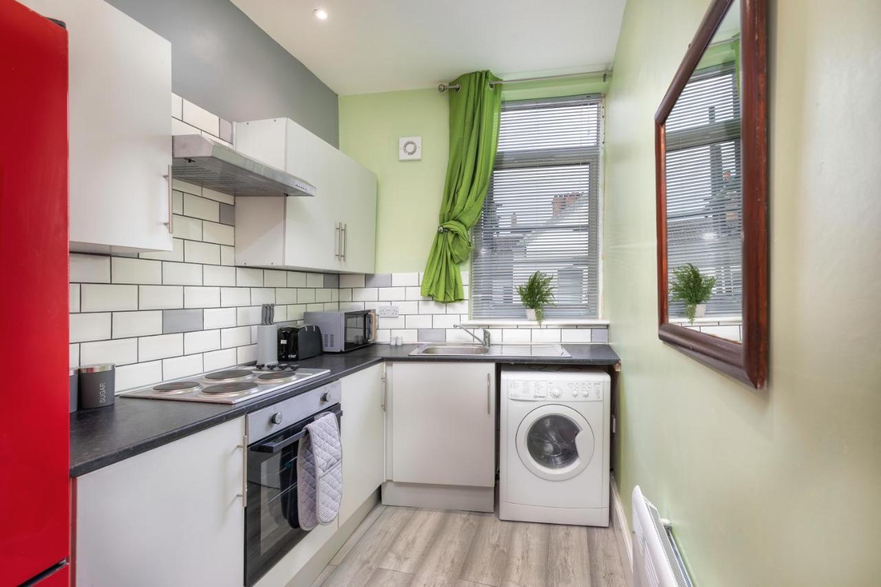 Stockton Town Centre Studio Apartments Free Parking And Wi-Fi Exterior foto