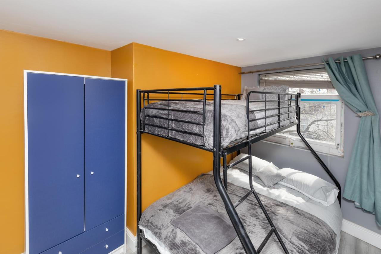 Stockton Town Centre Studio Apartments Free Parking And Wi-Fi Exterior foto