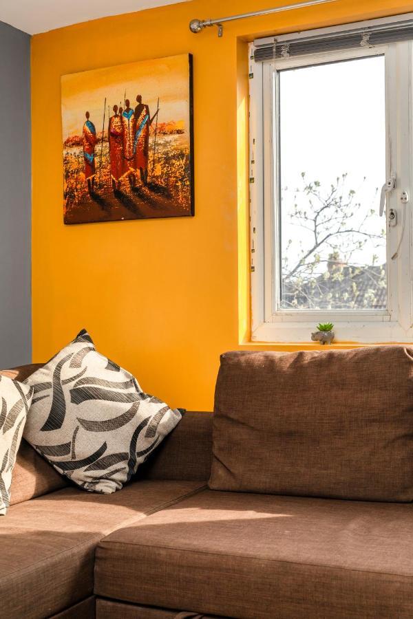 Stockton Town Centre Studio Apartments Free Parking And Wi-Fi Exterior foto